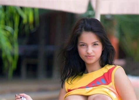 CIKOSUKACIKI SHOWING BOOBIES 2 .